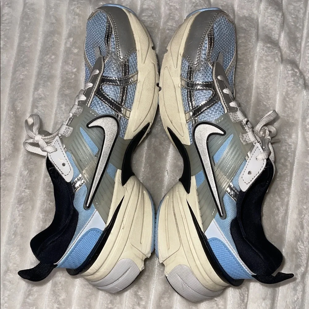 Nike V2K Run | Size 10